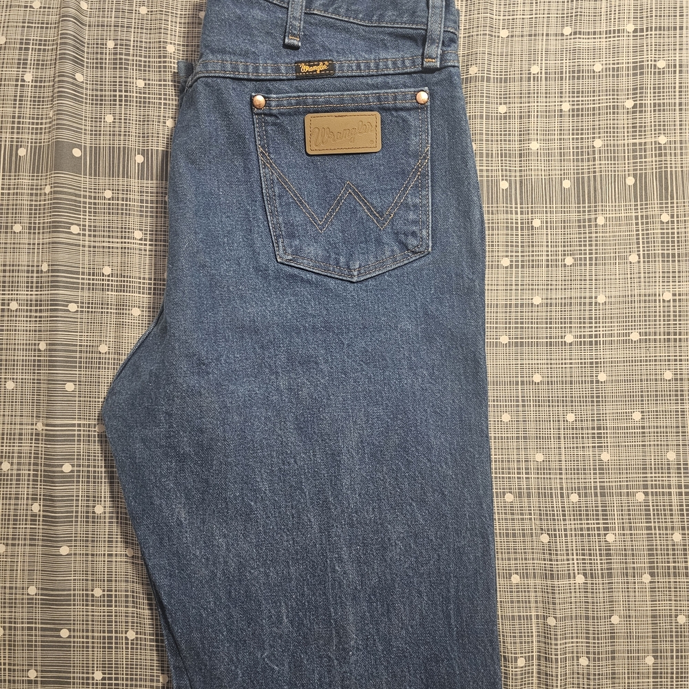 Wrangler Men's Relaxed Fit Blue Jeans